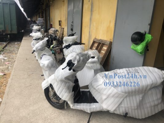 Gửi xe máy bằng đường sắt Bắc Nam từ Hà Nội đi TP HCM Sài Gòn giá rẻ 2022