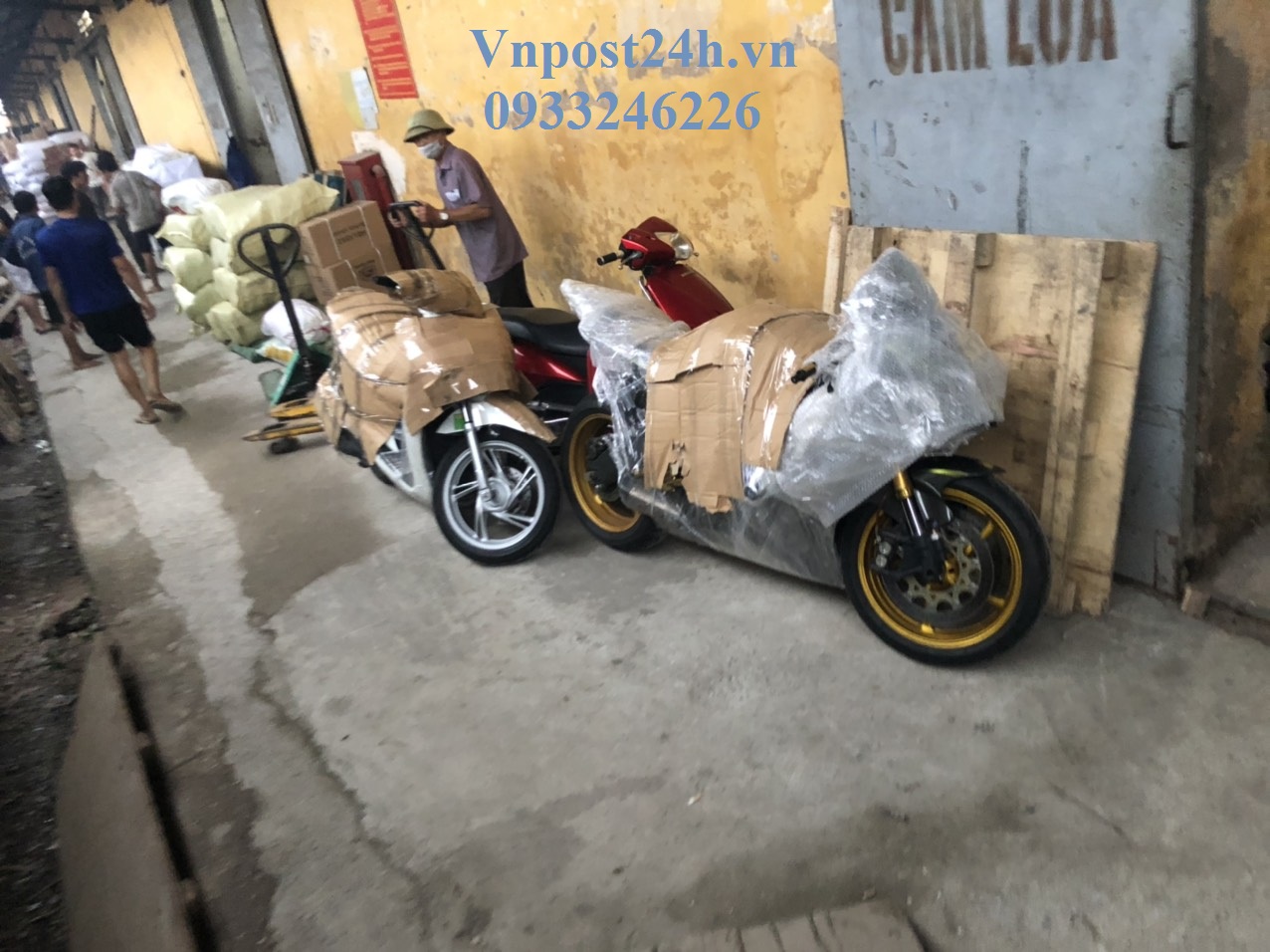 Giá cước gửi xe máy từ Hà Nội đi Sài Gòn ( TP Hồ Chí Minh ) năm 2023